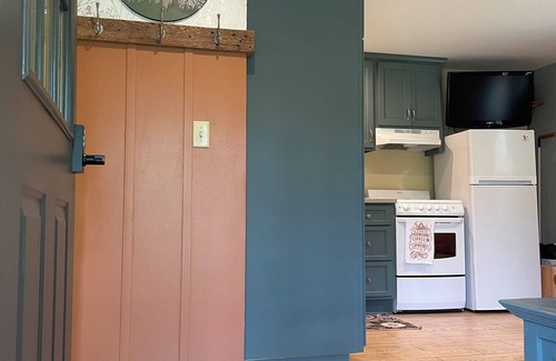 Tryon Cabin | Guest Cabin at Good Earth Farm - 12 mins to TIEC