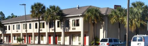 Brunswick Hotel | Guest Cottages & Suites, Brunswick GA
