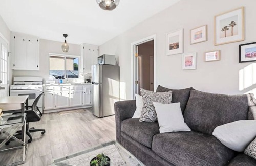 Harbor House | Guest Home in Lakewood