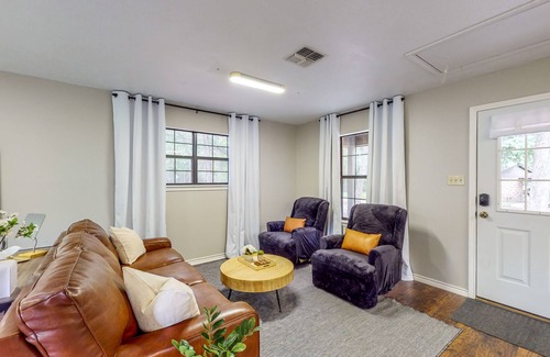 Bellville Cabin | Guest Home on 14 Acres - Vineyards, Pond & Trails - Newly Updated Kitchenette