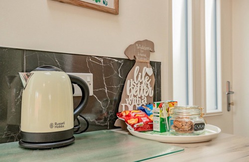 Tenbury Wells House | Guest Homes - Little Highlands