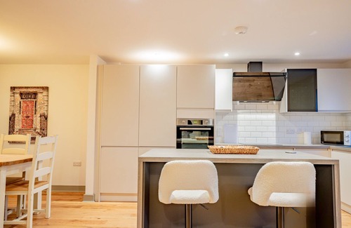 Norton Canon House | Guest Homes | Stylish 3 Bedroom Modern Home