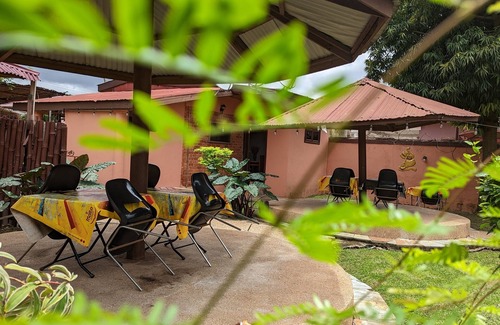 Kumasi House | Guest House & Bar