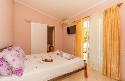 Bregvija House | Guest House Edita