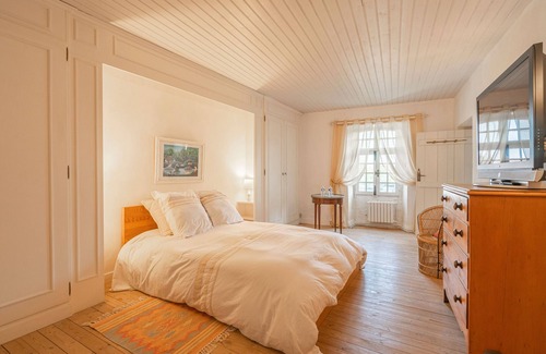 Nieulle-sur-Seudre House | Guest House 'Daniel Garesché' with Shared Terrace, Shared Garden and Wi-Fi