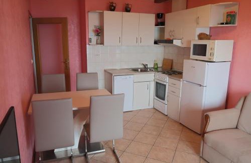 Opric House | Guest house Ivo
