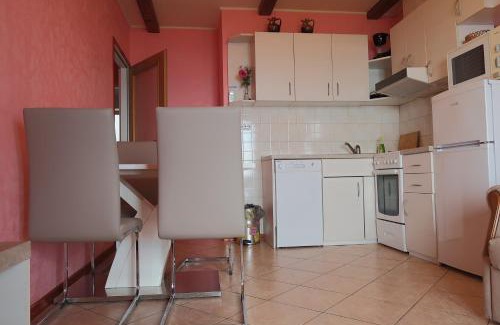 Opric House | Guest house Ivo