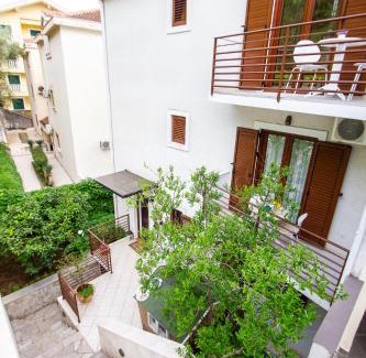 Petrovac House | Guest House Jedro