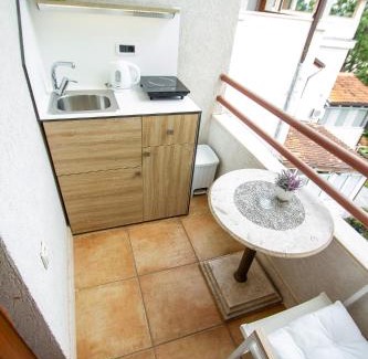 Petrovac House | Guest House Jedro