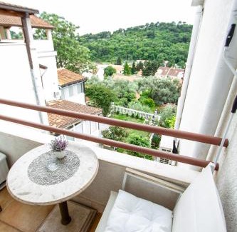 Petrovac House | Guest House Jedro