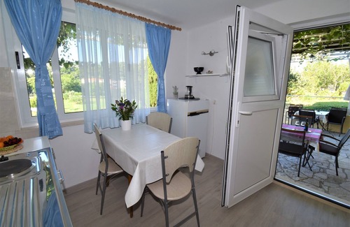 Srebreno Apartment | Guest House Kanjuo - Studio Apartment with Terrace and Garden View