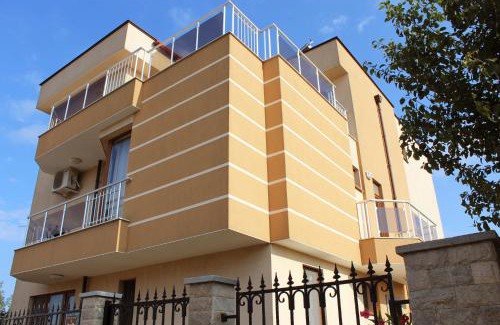 Chernomorets House | Guest House Moiata Kashta