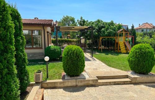 Chernomorets House | Guest House Moiata Kashta