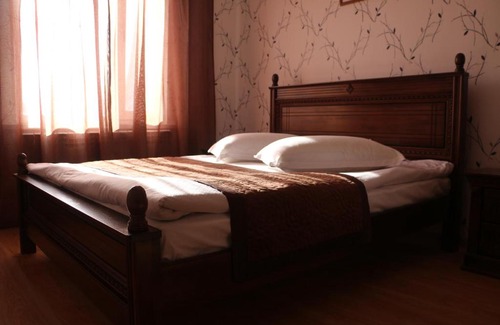 Karakol House | Guest House Nice