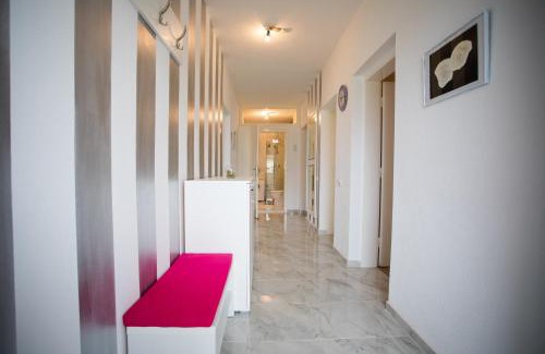 Laktasi Villa | Guest house PiN