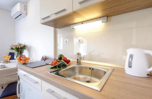 Molunat Apartment | Guest House Rooms Rose - Studio with Terrace