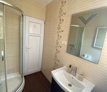 Sveti Stefan House | Guest House Sea Breeze