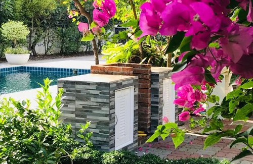 Ratsada House | Guest House, shared pool, private bathroom and kitchen