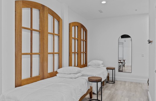 Topsail Beach Hotel | Guest House Topsail - Two Bedroom Suite in hotel on Topsail Beach, North Carolina