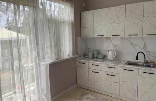 Cholpon-Ata Cottage | Guest House Zhemchuzhina