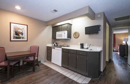 Little Rock Medical District Hotel | Guest Inn & Suites - Midtown Medical Center