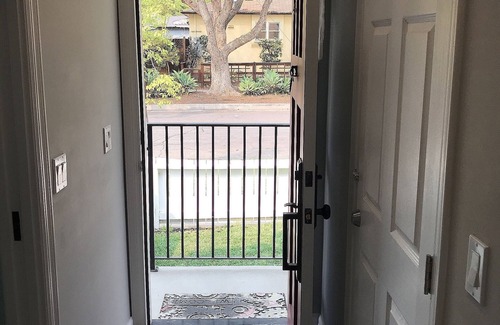 North Central House | Guest Place in Pasadena w/Private Entrance
