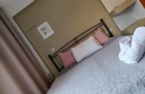 Serres Apartment | Guest Room