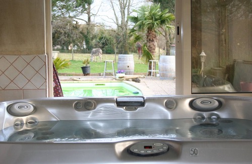 Tercis-les-Bains Bed & Breakfast | Guest room "L'adour" at Domaine Castetbieilh