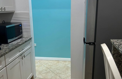 Patricks Island Apartment | Guest suite in a quiet, cozy neighbourhood in Cayman 1 min drive to the beach!