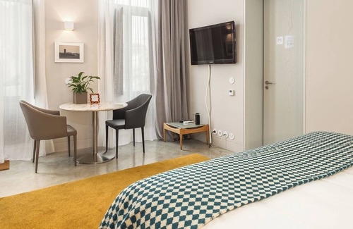 Lordelo do Ouro e Massarelos House | Guest Suite in Porto. The best of a hotel in a private home!