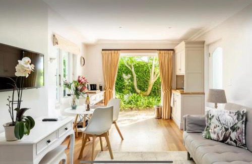 Constantia House | Guest suite - Leafy Constantia Guest House