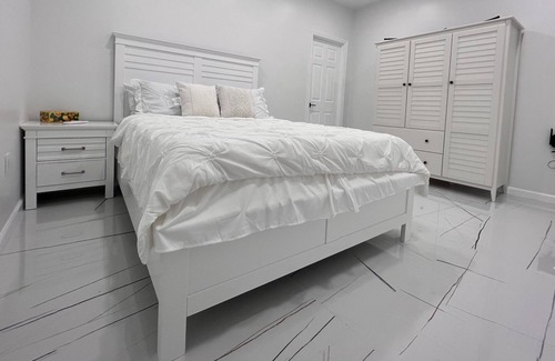 Valley Stream Cottage | Guest Suite near JFK in Valley Stream, NY
