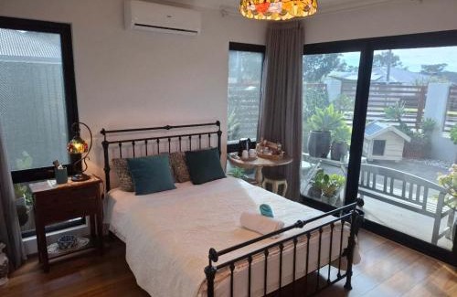 Brentwood House | Guest Suite, Private Entrance, Bathroom, Garden, No Overlap with Host