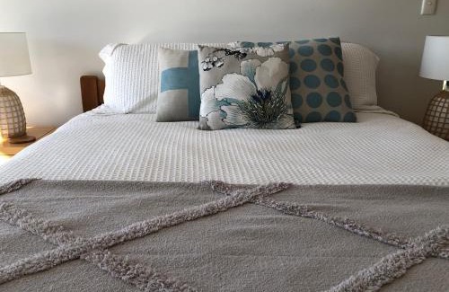 Tauranga House | Guest Suite with Sea Views and Thermally Heated Hot Tub