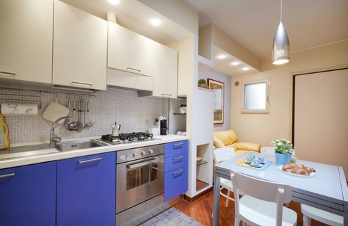 Municipio 2 Apartment | GuestHost - De Napoli EV Guest House