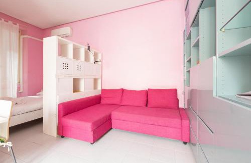 Isola Apartment | GuestHost - Isola Cosy Pink Studio Apt