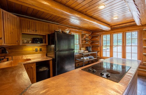 Mount Washington Cabin | Guesthouse Cabin vacation rentals in Berkshire County