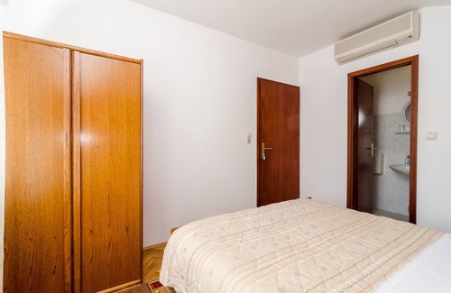 Orasac House | Guesthouse Moretic - Small Double Room with Garden View 1