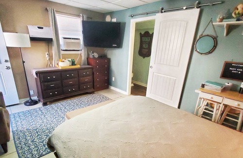 Northwest Pensacola Cottage | Guesthouse -Pet Friendly, Heated Pool, Hot Tub, Fenced Yard