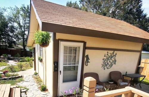 Northwest Pensacola Cottage | Guesthouse -Pet Friendly, Heated Pool, Hot Tub, Fenced Yard