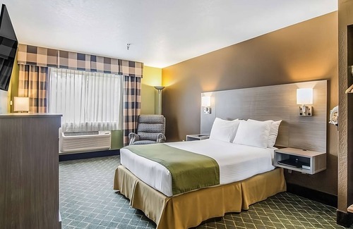 Poulsbo Hotel | GuestHouse Poulsbo Vacation! With FREE Parking and Breakfast, Pets are Welcome!