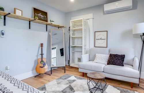 Beechmont House | Guesthouse w/ fast wifi and RV Parking