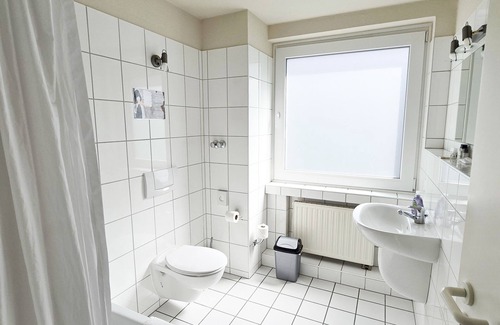 Ratingen Bed & Breakfast | guestified. LIYANA Hotel