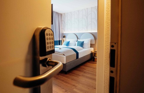 Ratingen Bed & Breakfast | guestified. LIYANA Hotel