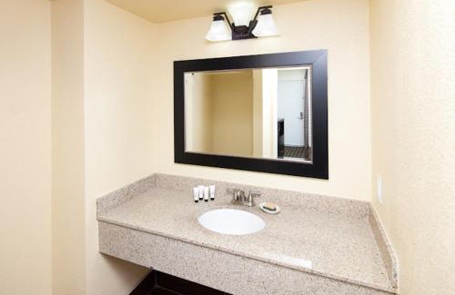 Redding Hotel | GuestPlace Inn & Suites