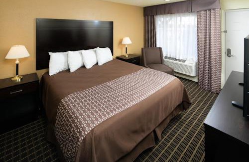 Redding Hotel | GuestPlace Inn & Suites