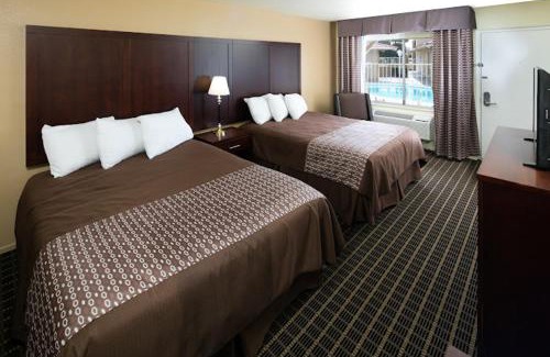 Redding Hotel | GuestPlace Inn & Suites