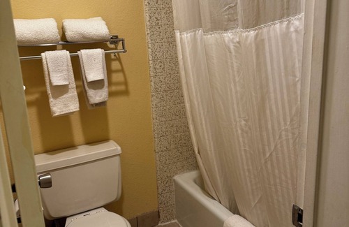 Bechelli Hotel | GuestPlace Inn & Suites