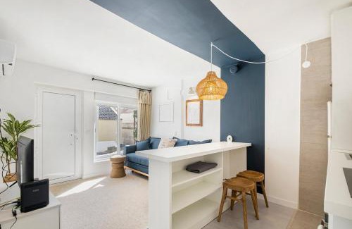 Parede Apartment | GuestReady - Blue Straw in the heart of Parede
