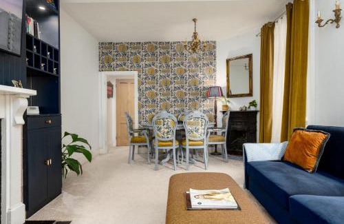 Southfield Apartment | GuestReady - Charming stay with garden in London